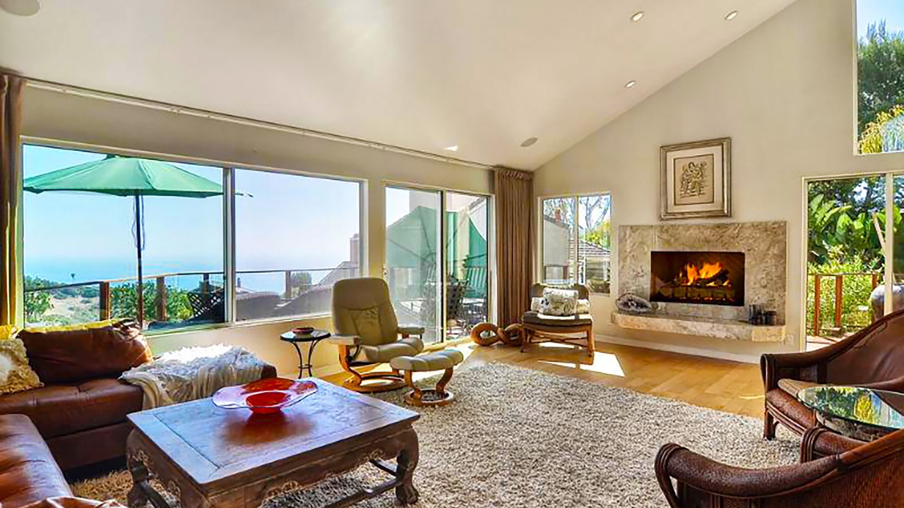 Photo of Livingroom in Mystic Hills