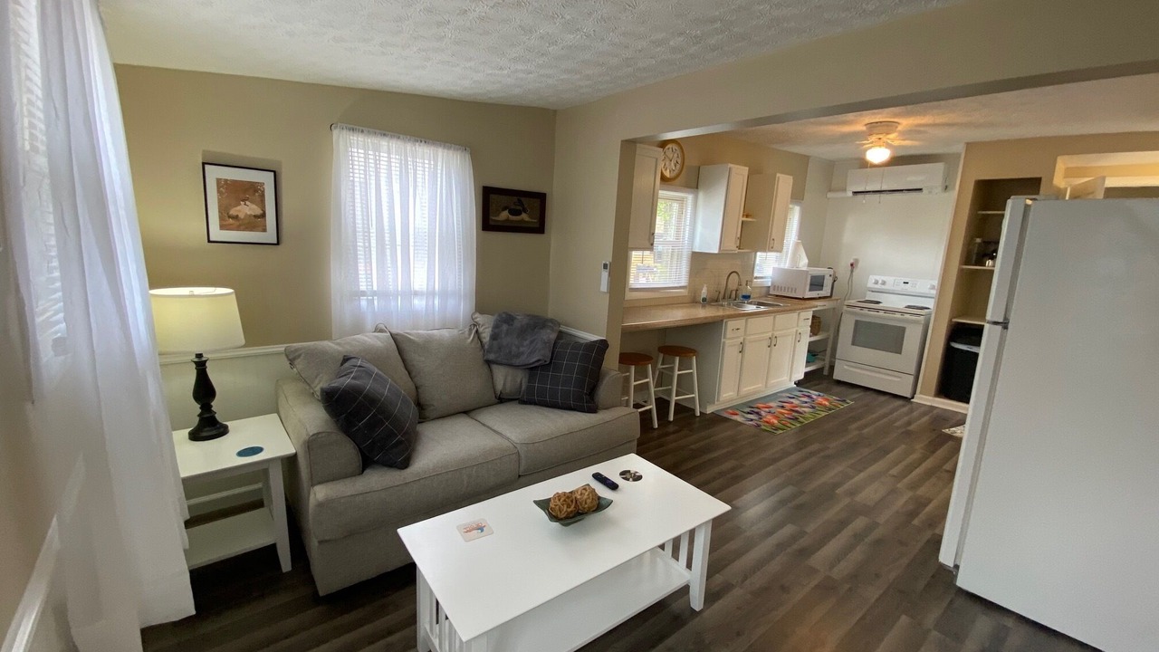 Photo of Livingroom in Russells Point