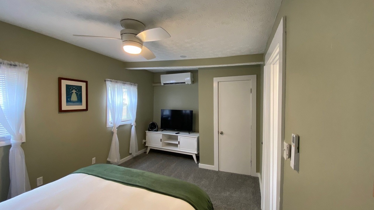 Photo of Bedroom in Russells Point
