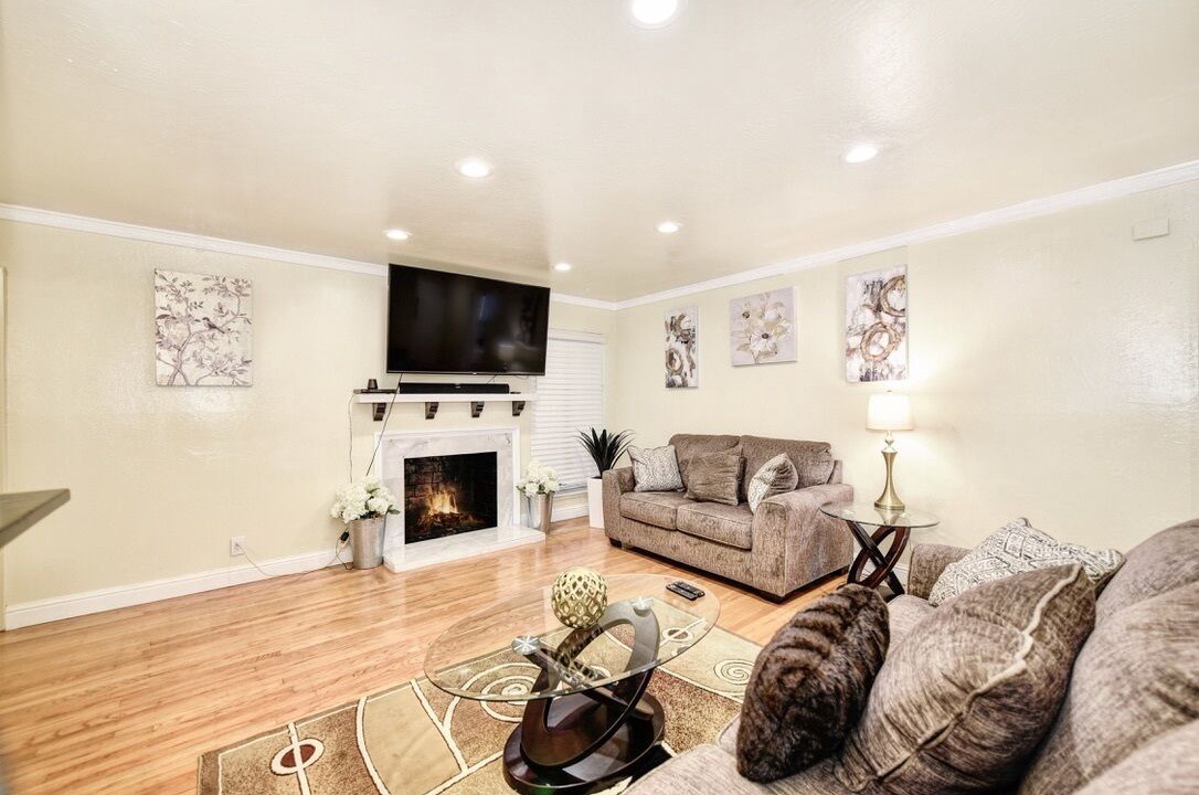 Photo of Livingroom in Southwestern Sacramento