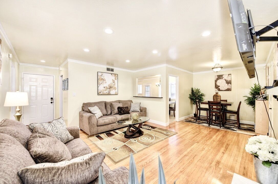 Photo of Livingroom in Southwestern Sacramento