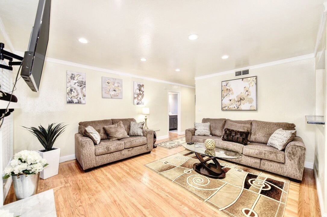 Photo of Livingroom in Southwestern Sacramento