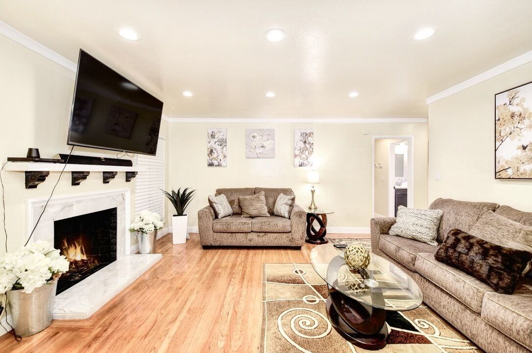 Photo of Livingroom in Southwestern Sacramento
