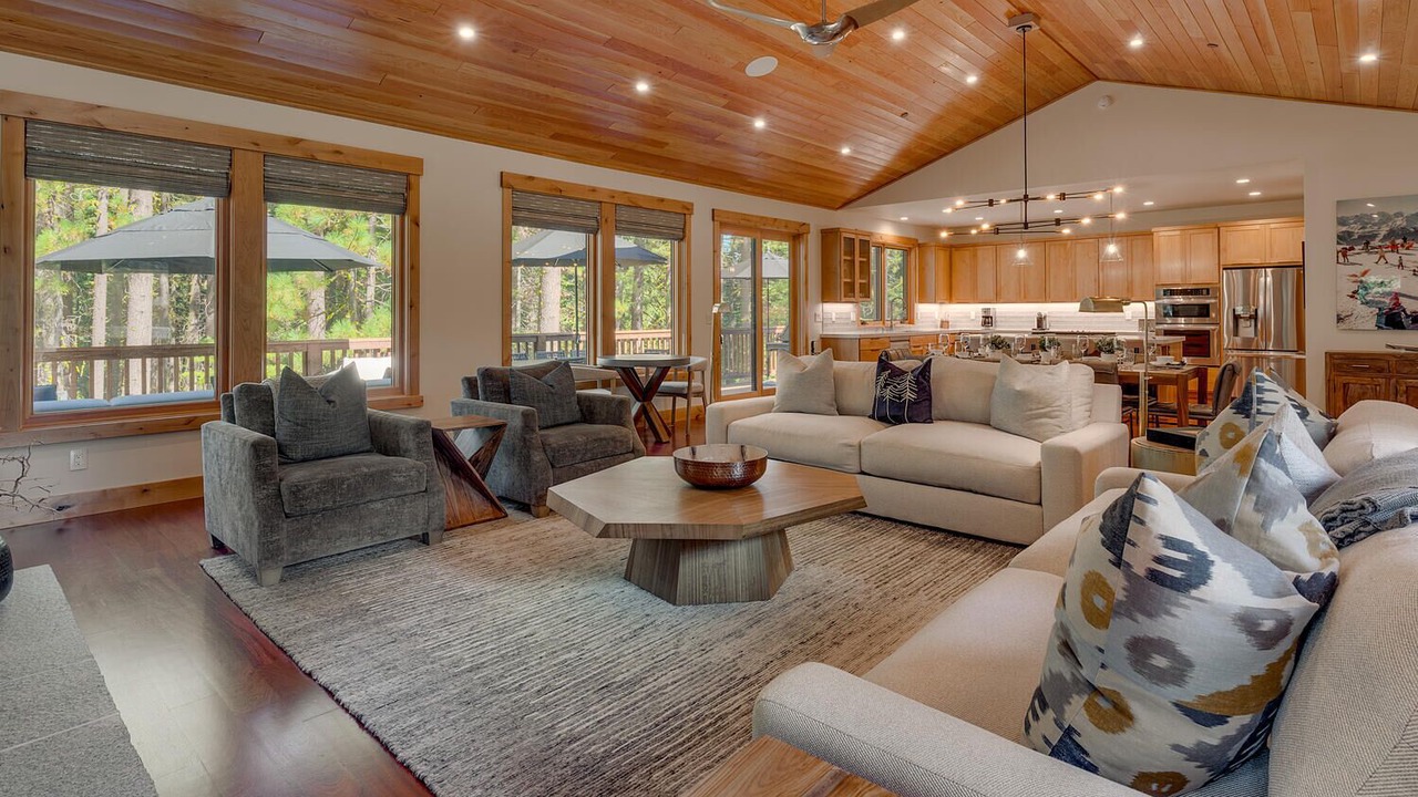 Photo of Livingroom in Tahoe Pines