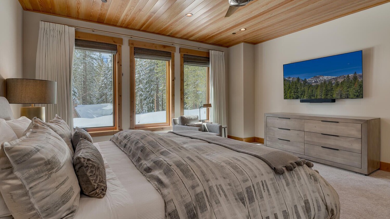Photo of Bedroom in Tahoe Pines