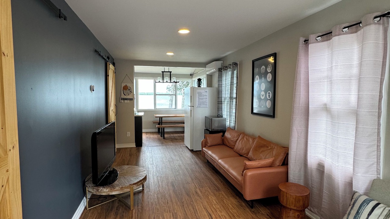 Photo of Livingroom in Lindsay