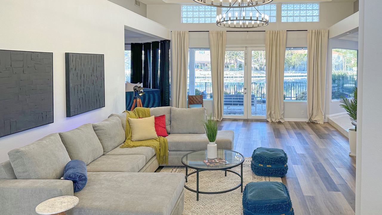 Photo of Livingroom in Desert Shores