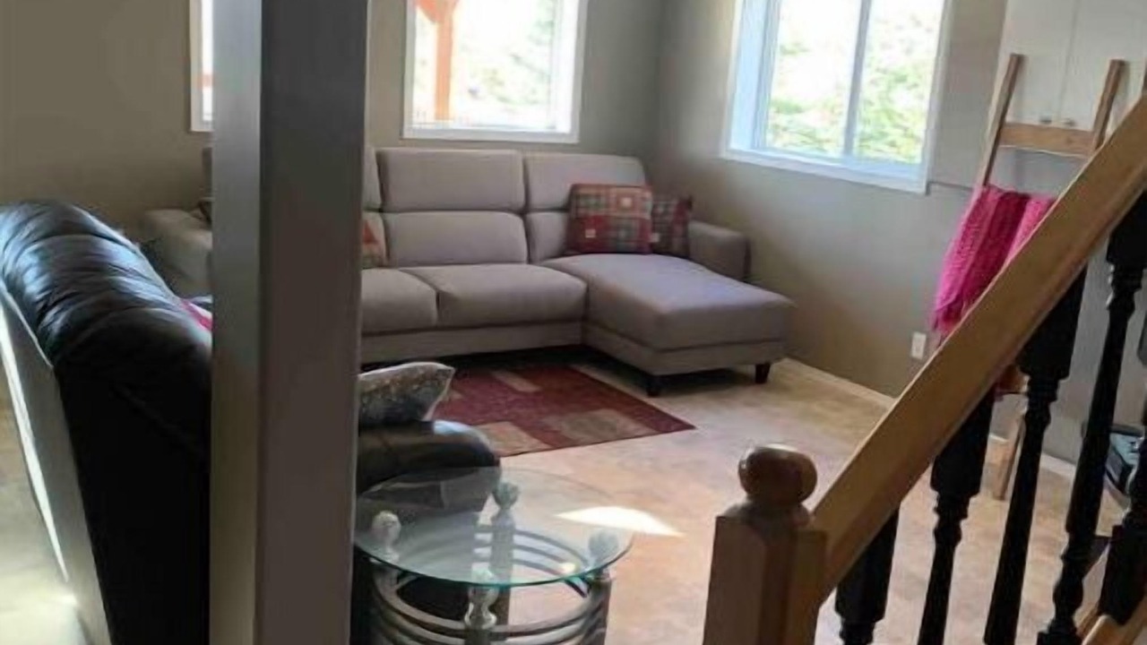 Photo of Livingroom in Division No. 16