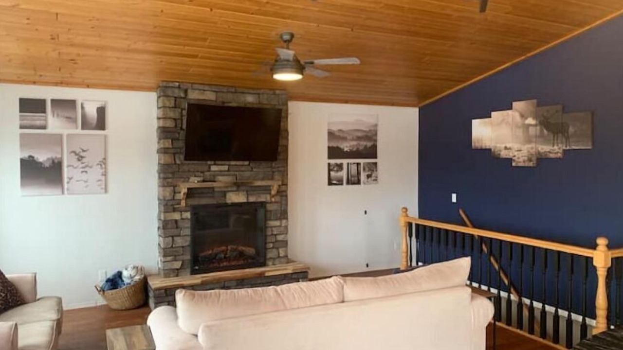 Photo of Livingroom in Division No. 16