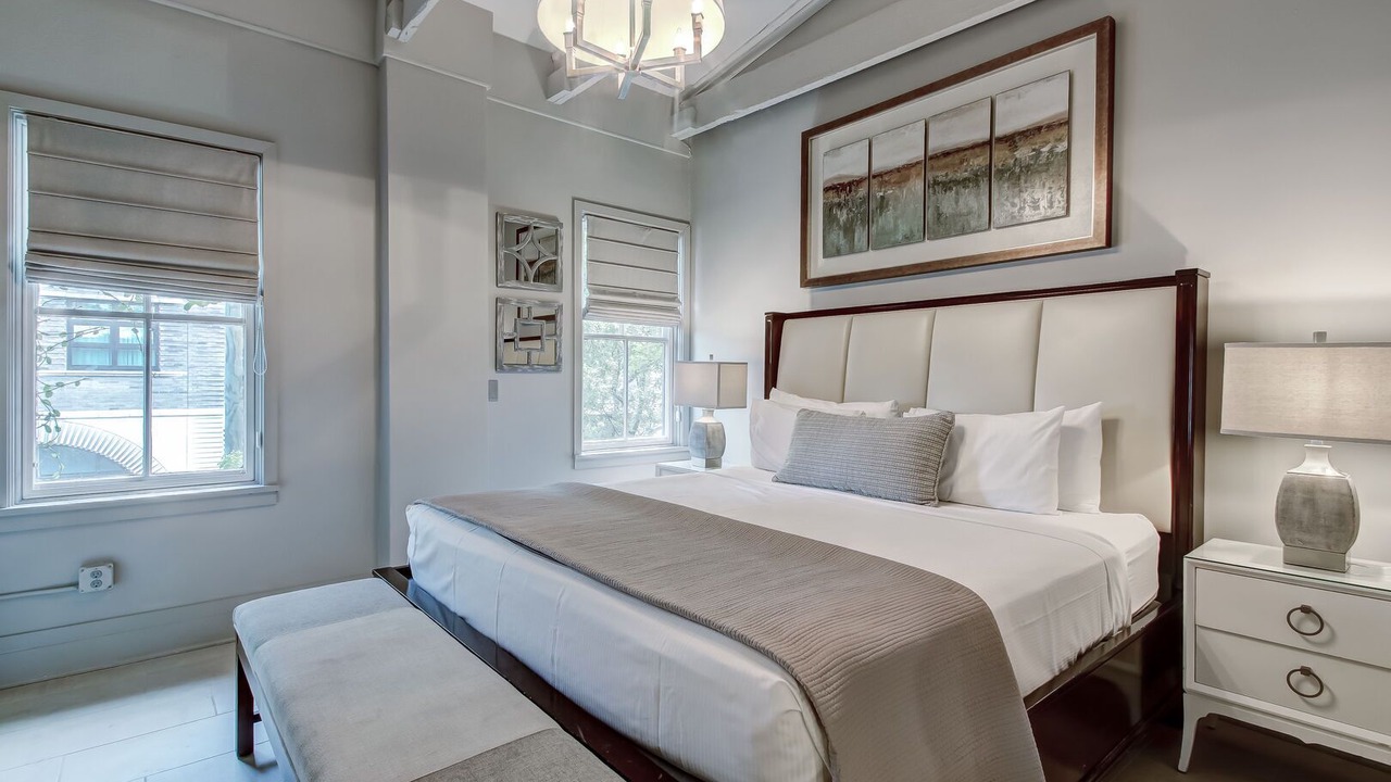 Photo of Bedroom in Historic District - North