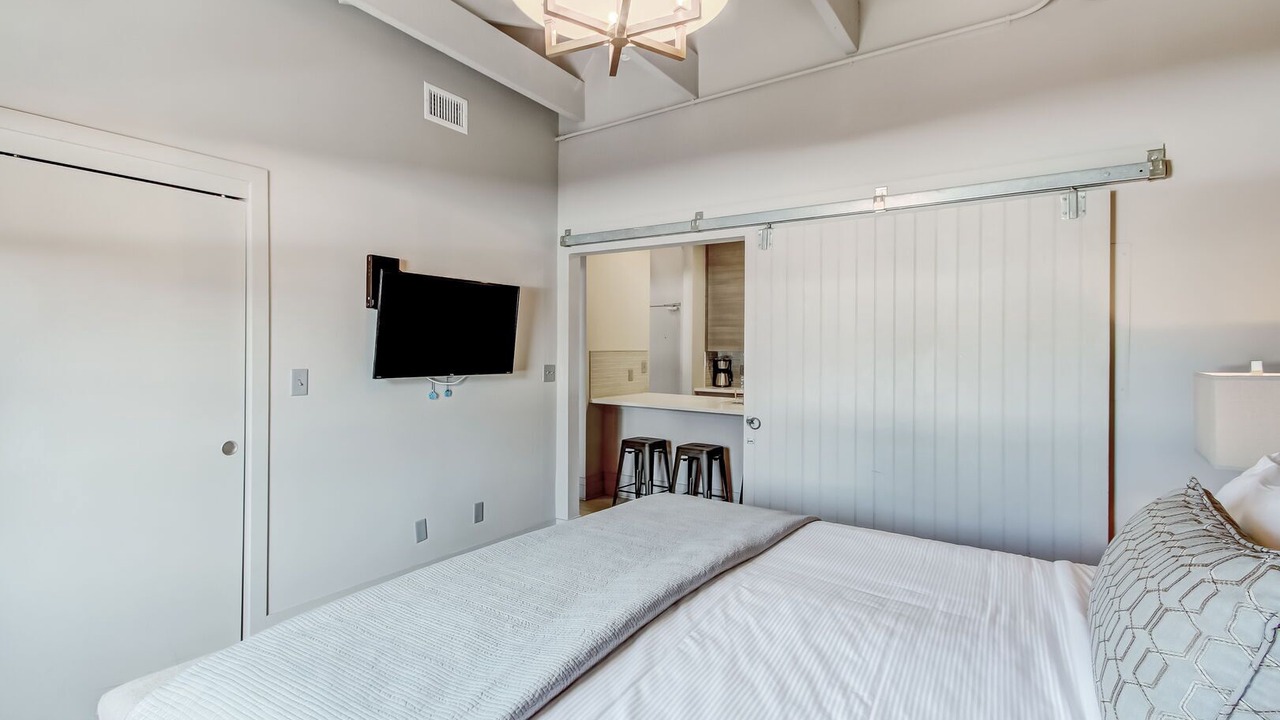 Photo of Bedroom in Historic District - North