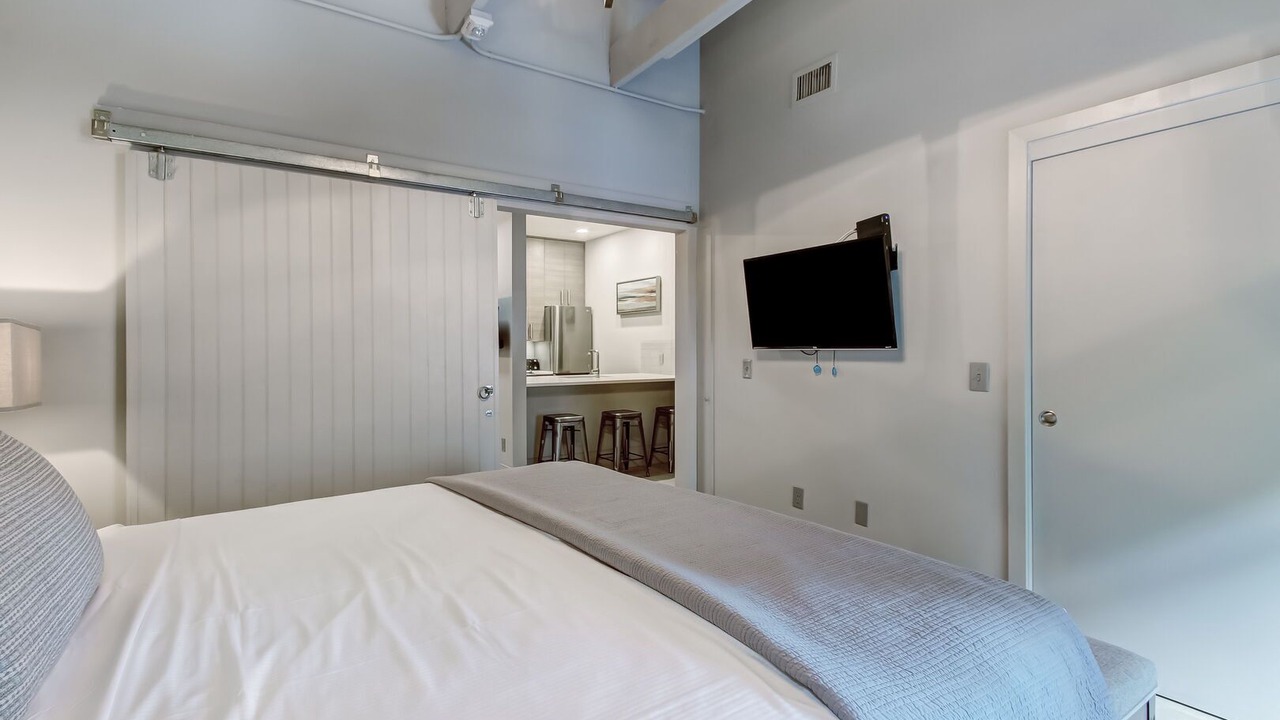 Photo of Bedroom in Historic District - North