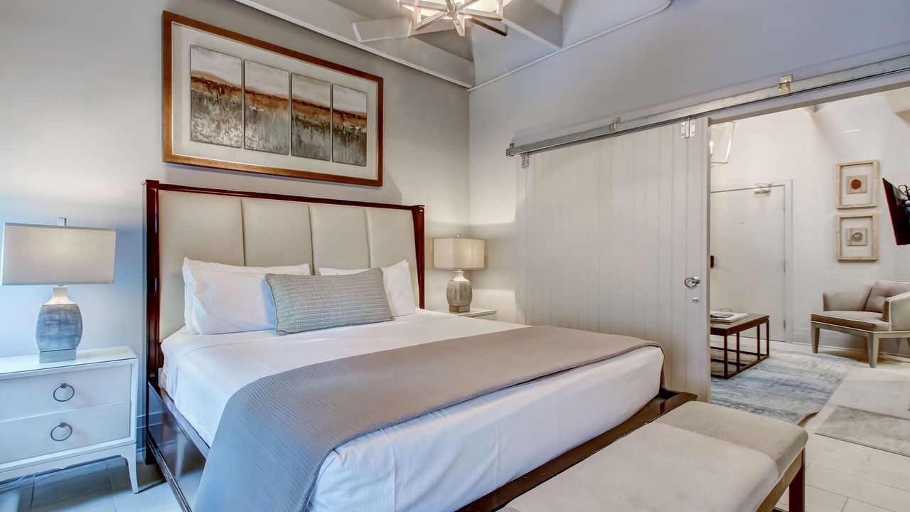 Photo of Bedroom in Historic District - North
