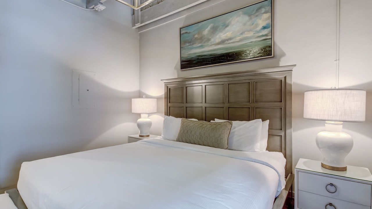 Photo of Bedroom in Historic District - North