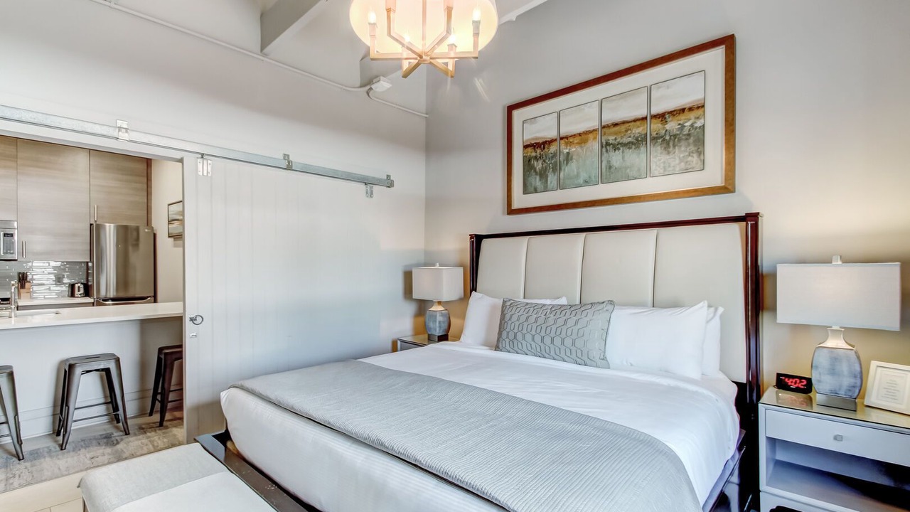 Photo of Bedroom in Historic District - North
