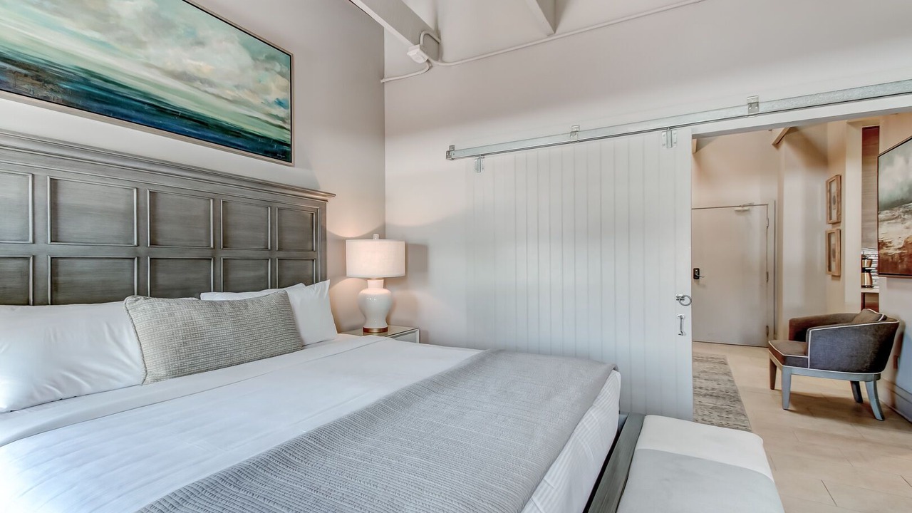 Photo of Bedroom in Historic District - North