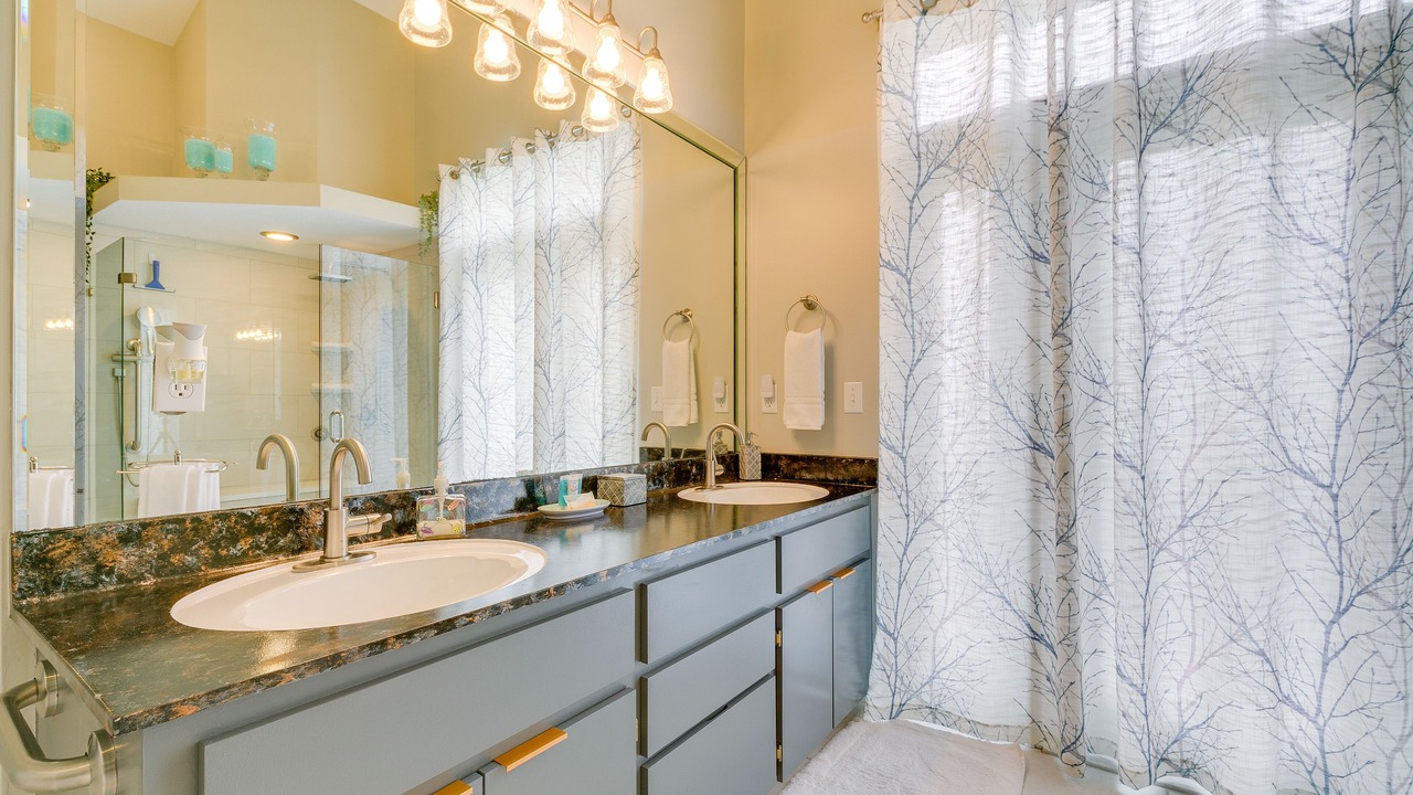 Photo of Bathroom in Dunnellon