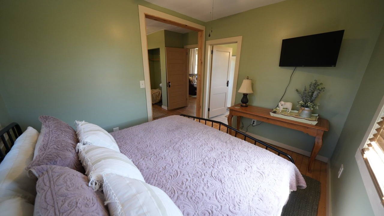 Photo of Bedroom in Oakley