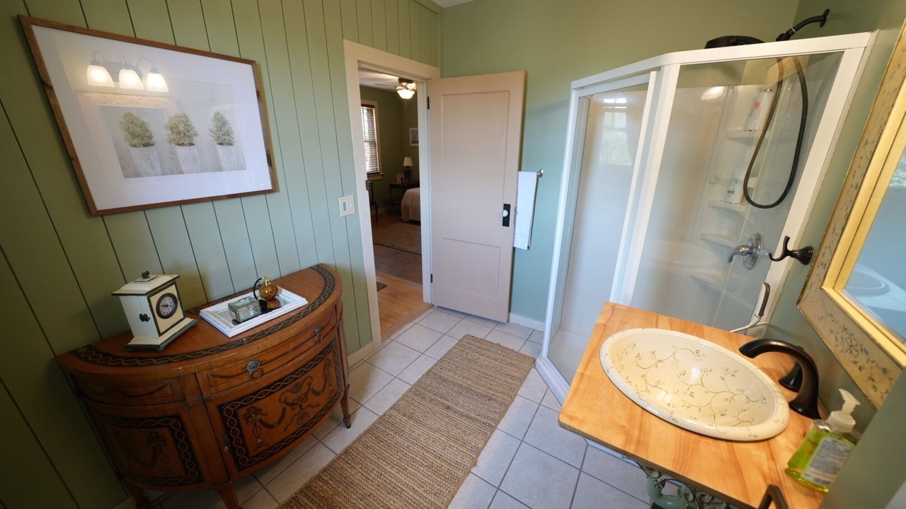 Photo of Bathroom in Oakley