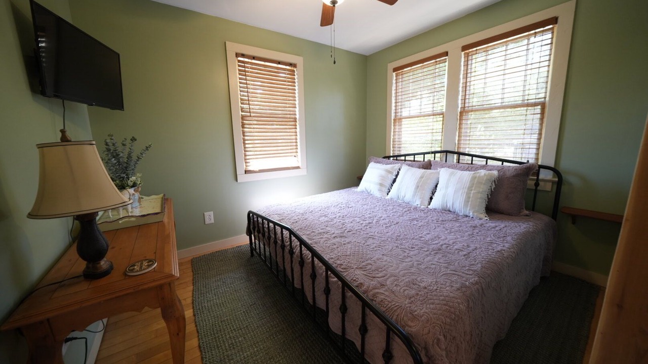Photo of Bedroom in Oakley