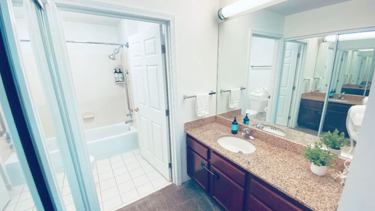 Photo of Bathroom in Greater Greenspoint
