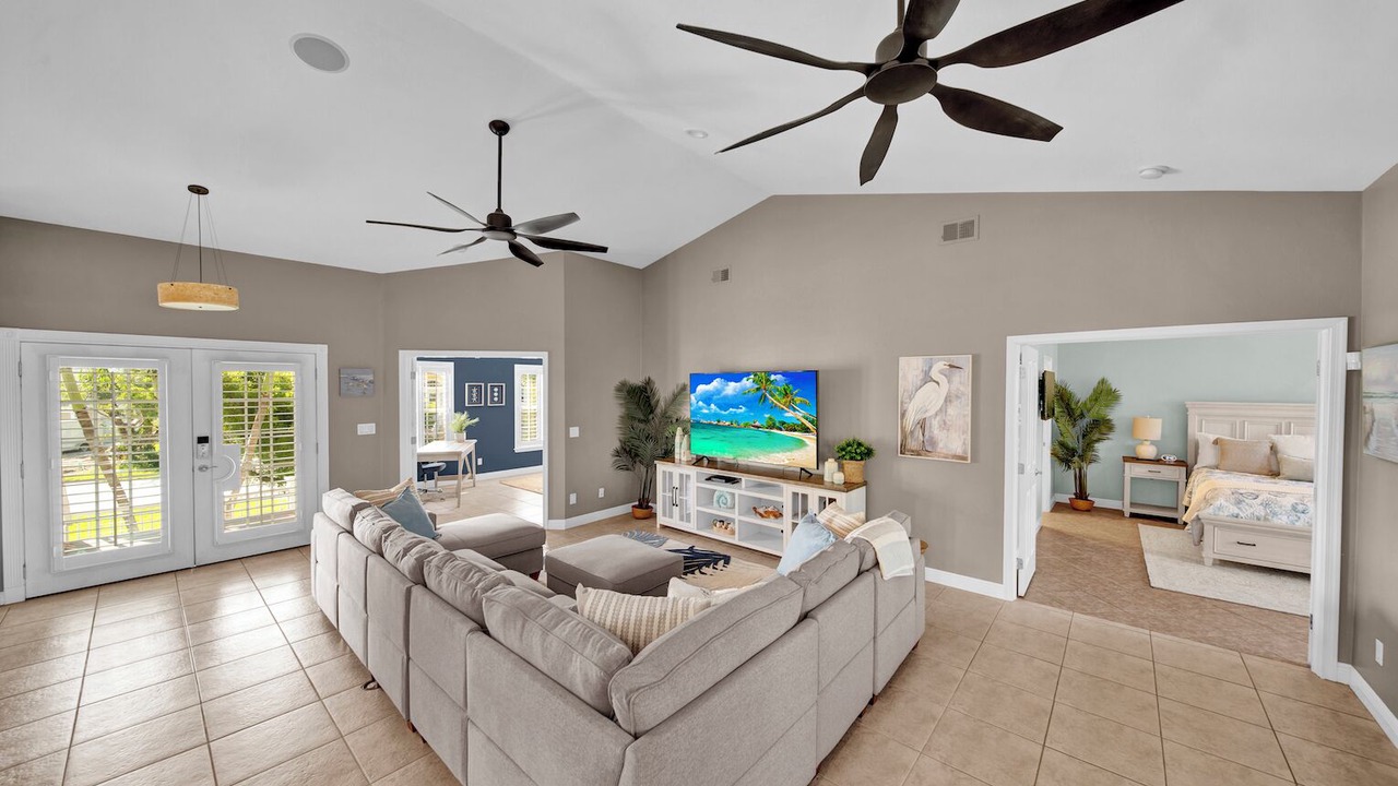 Photo of Livingroom in Beachview Country Club Estates
