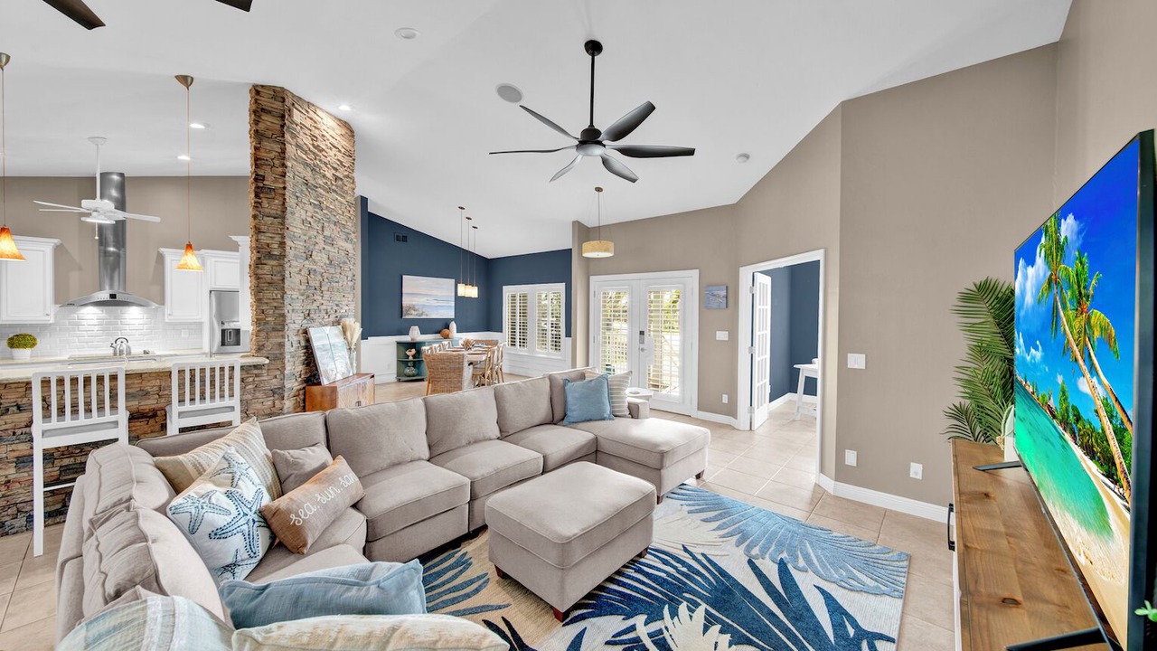 Photo of Livingroom in Beachview Country Club Estates