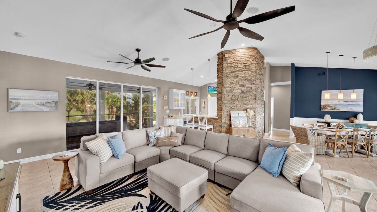Photo of Livingroom in Beachview Country Club Estates