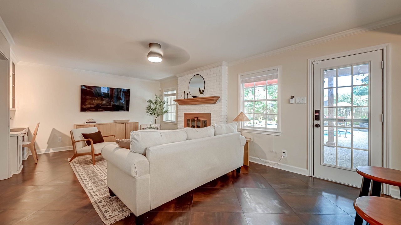 Photo of Livingroom in Spring Branch West