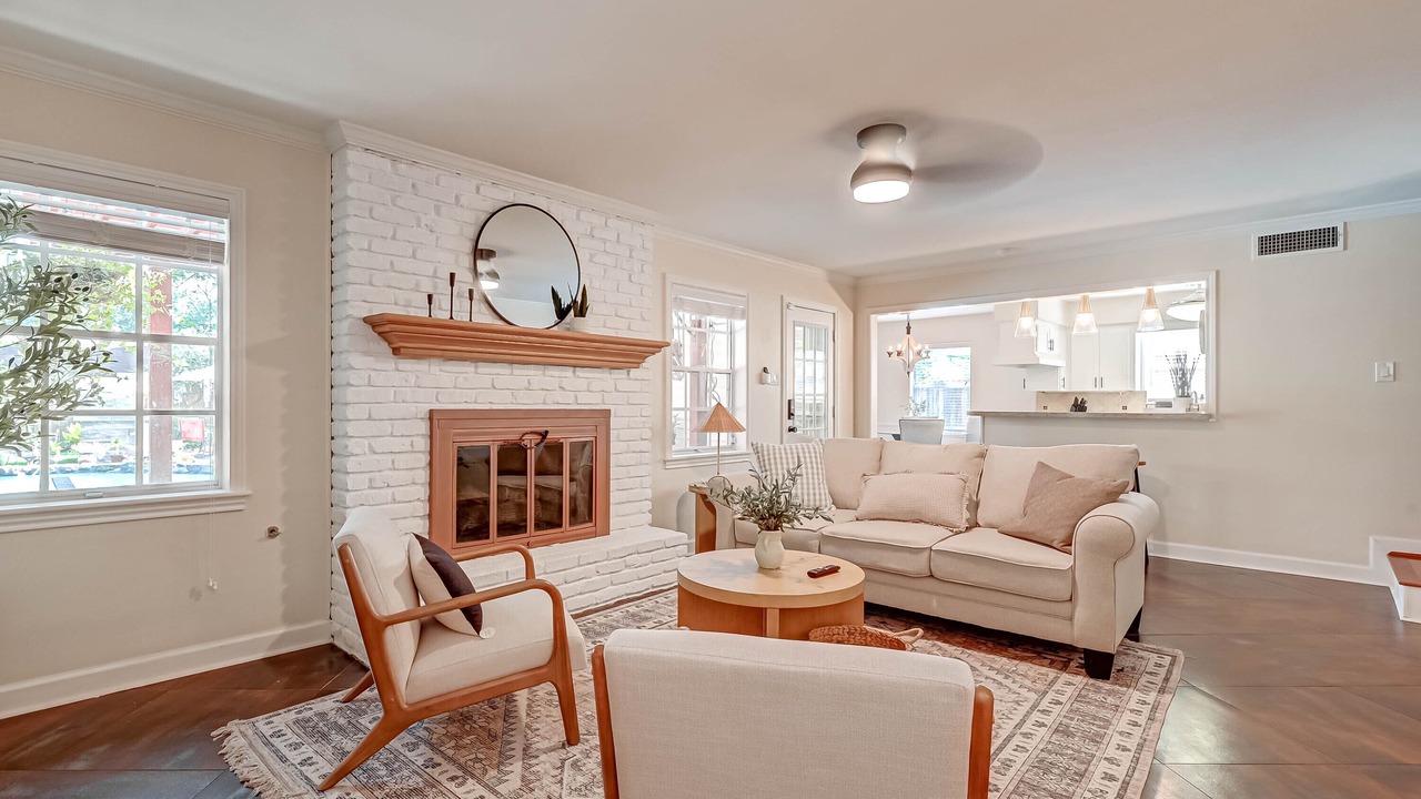 Photo of Livingroom in Spring Branch West