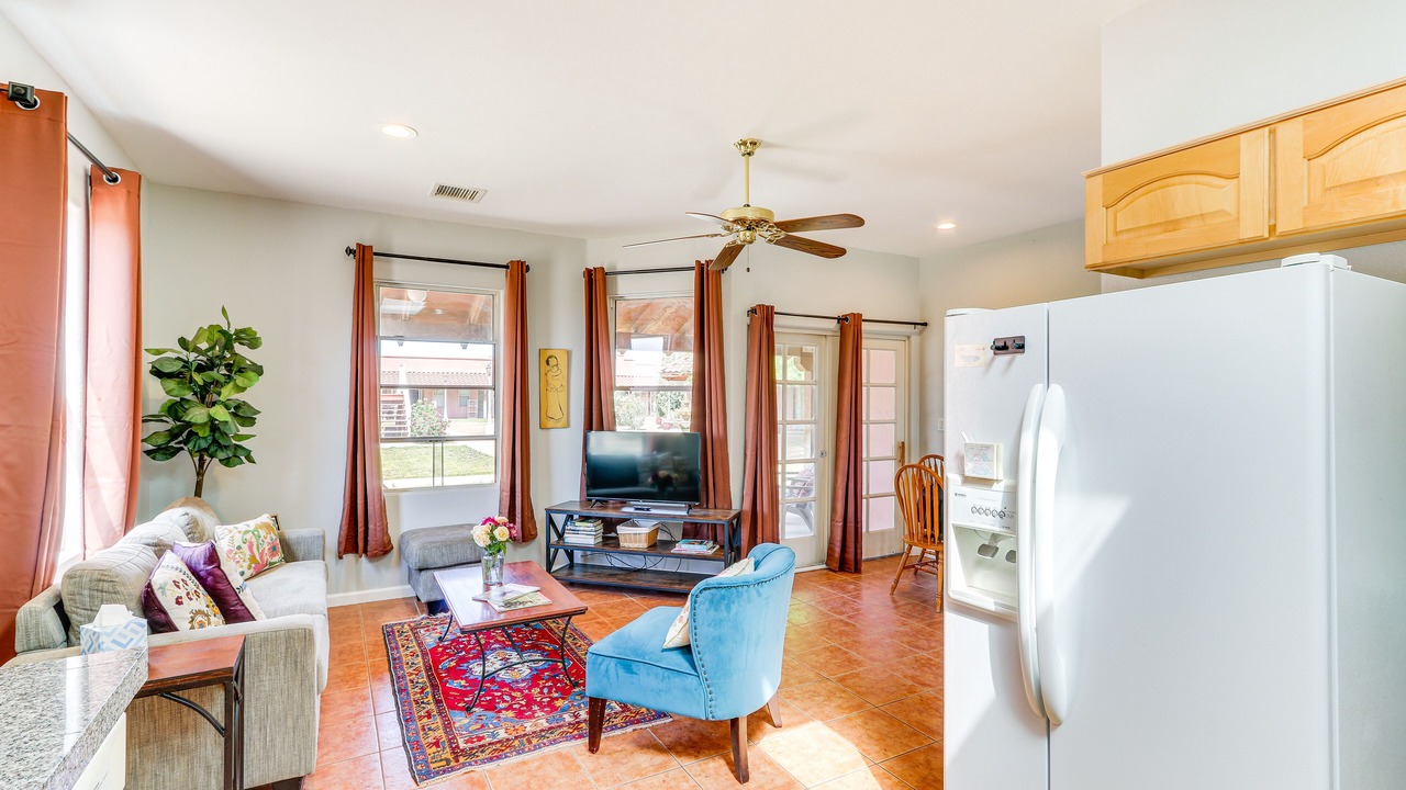 Photo of Livingroom in Eleven Mile Corner