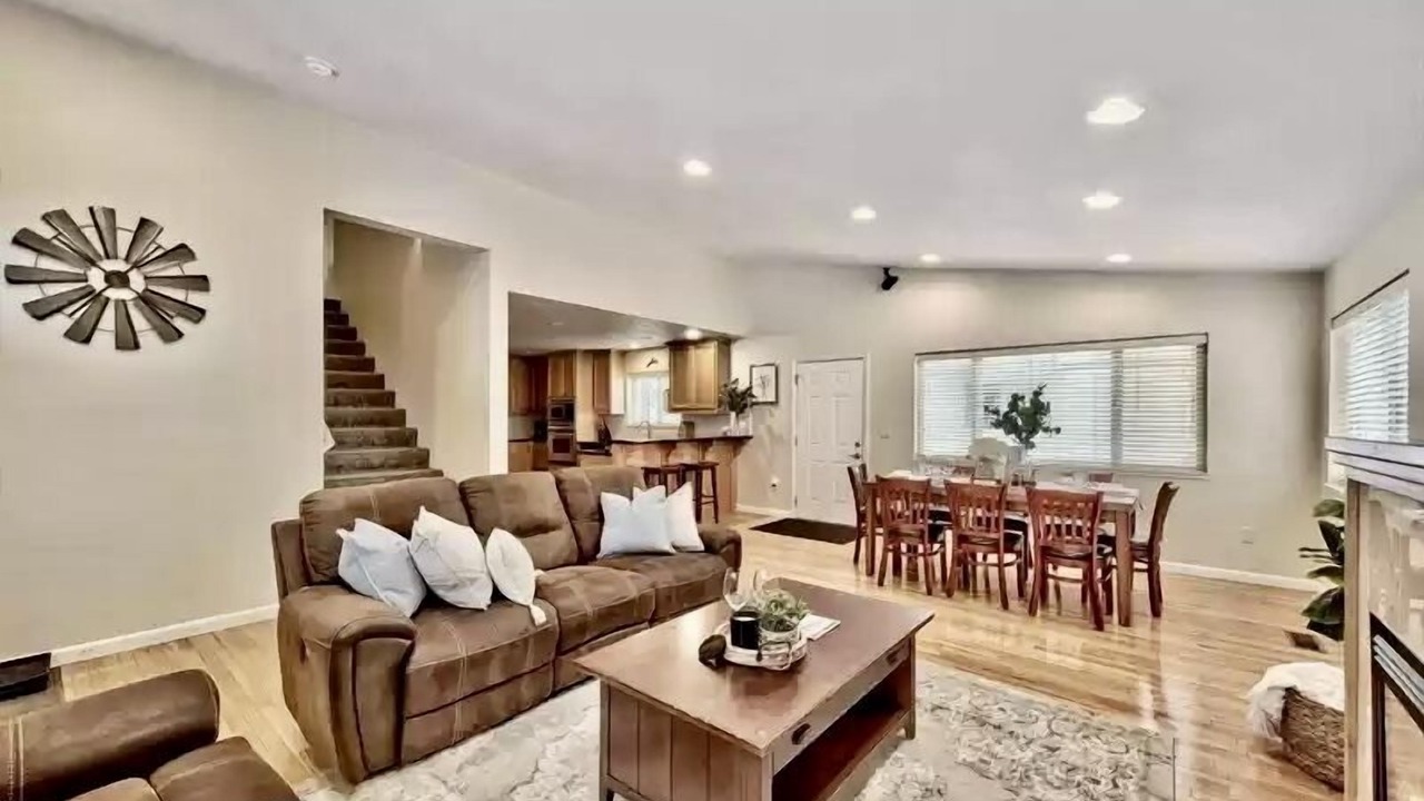 Photo of Livingroom in Montgomery Estates