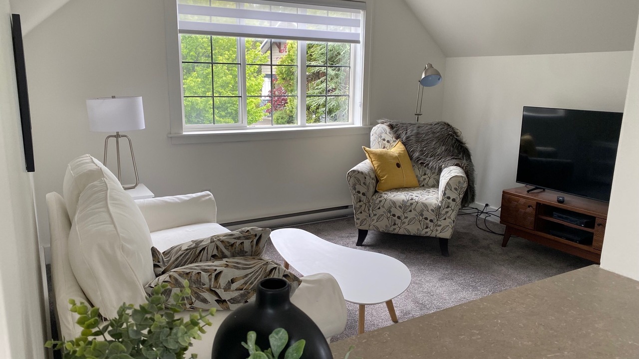 Photo of Livingroom in Saanich East