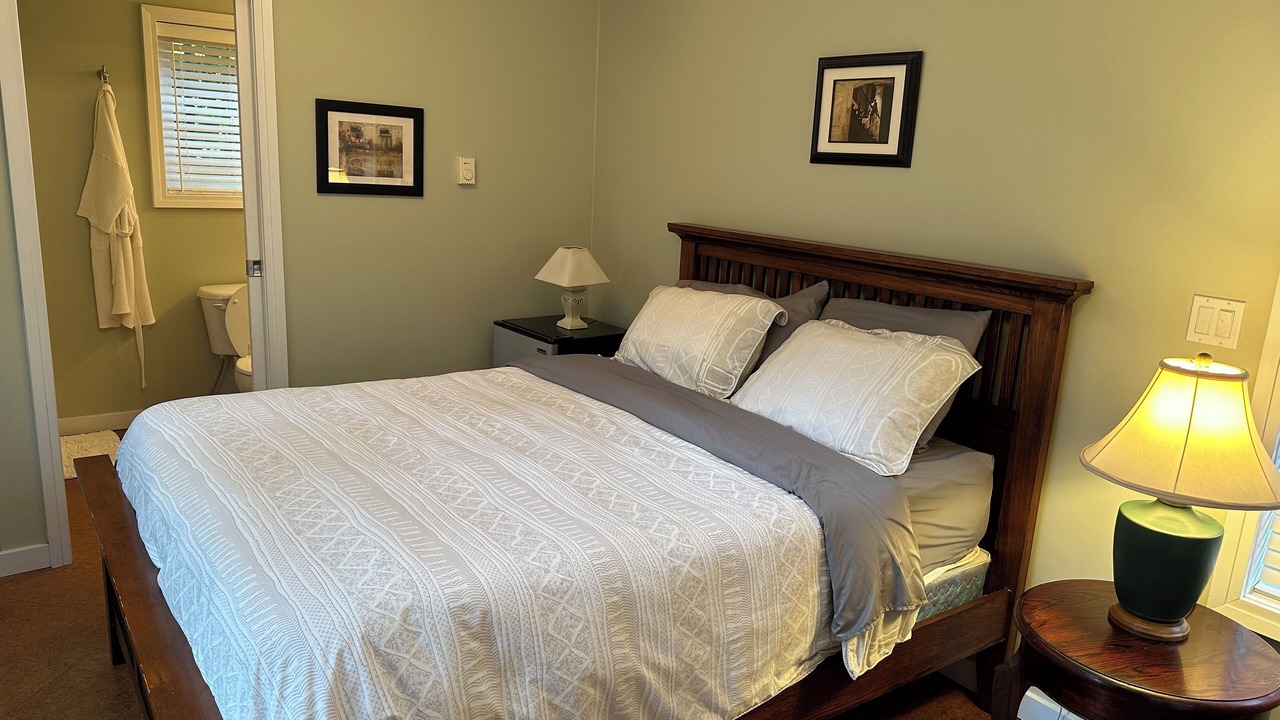 Photo of Bedroom in Saanich East
