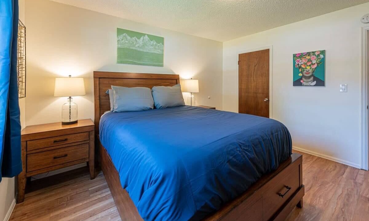 Photo of Bedroom in Glenwood Grove - North Iris