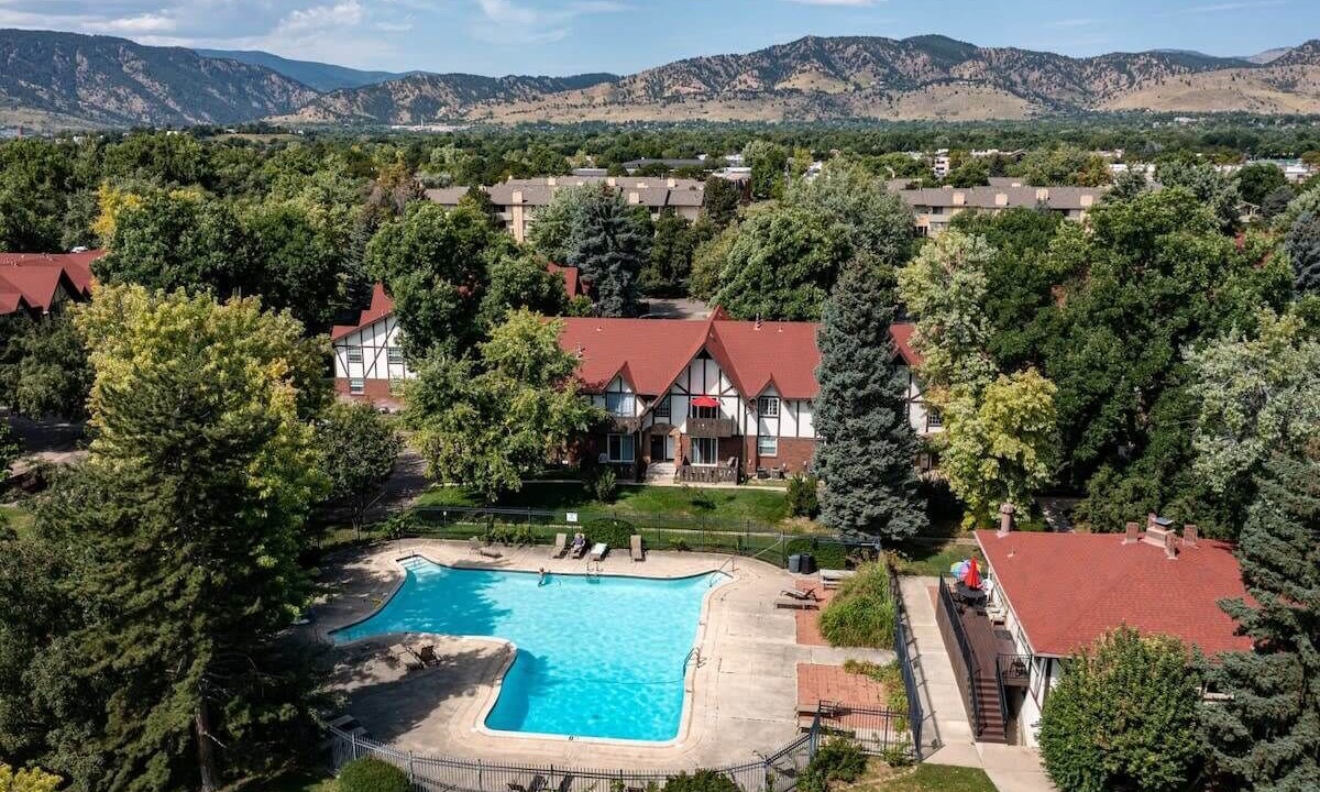 Photo of Outdoor in Glenwood Grove - North Iris
