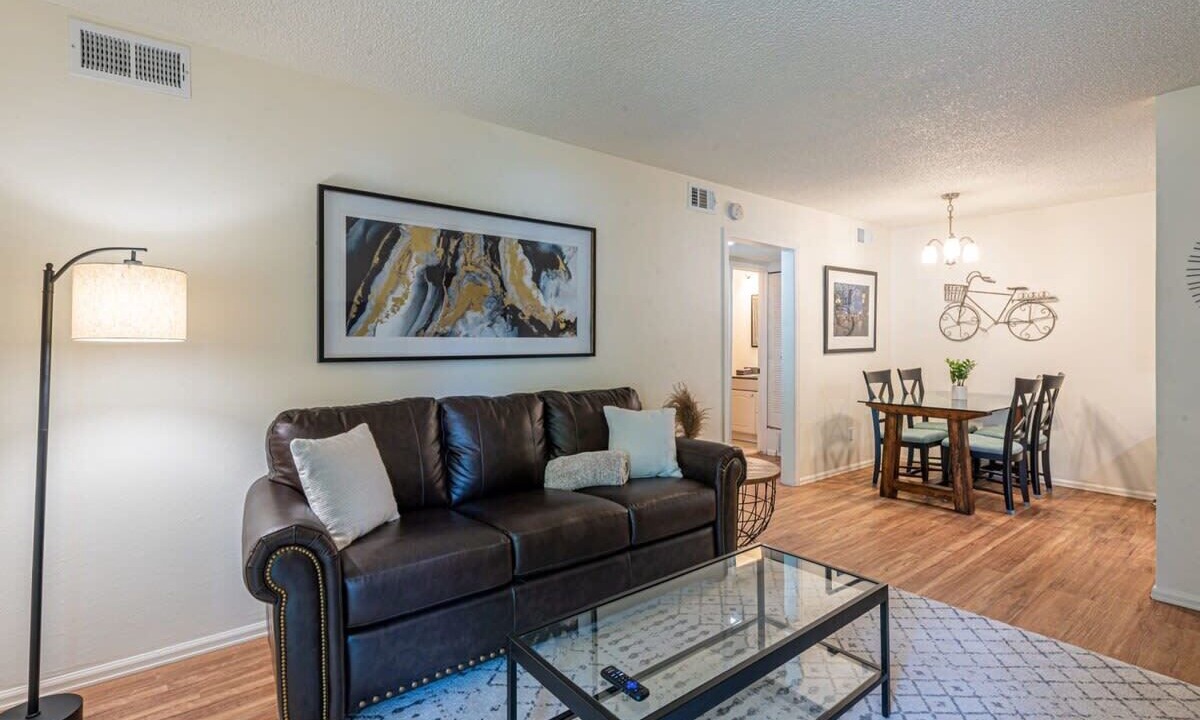 Photo of Livingroom in Glenwood Grove - North Iris