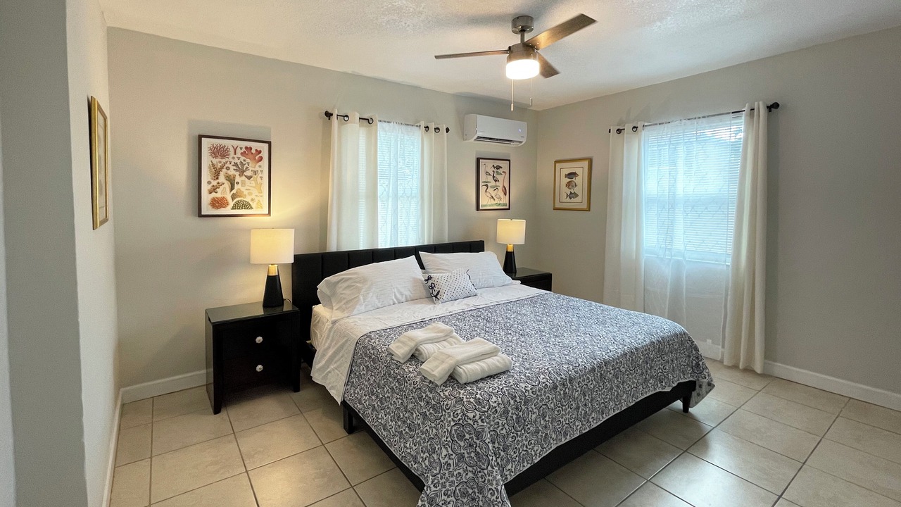 Photo of Bedroom in Biscayne Park
