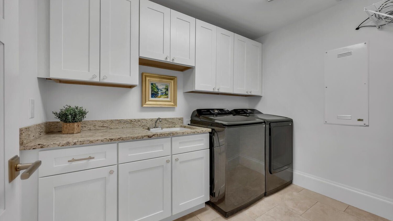Photo of Bedroom in Park Shore