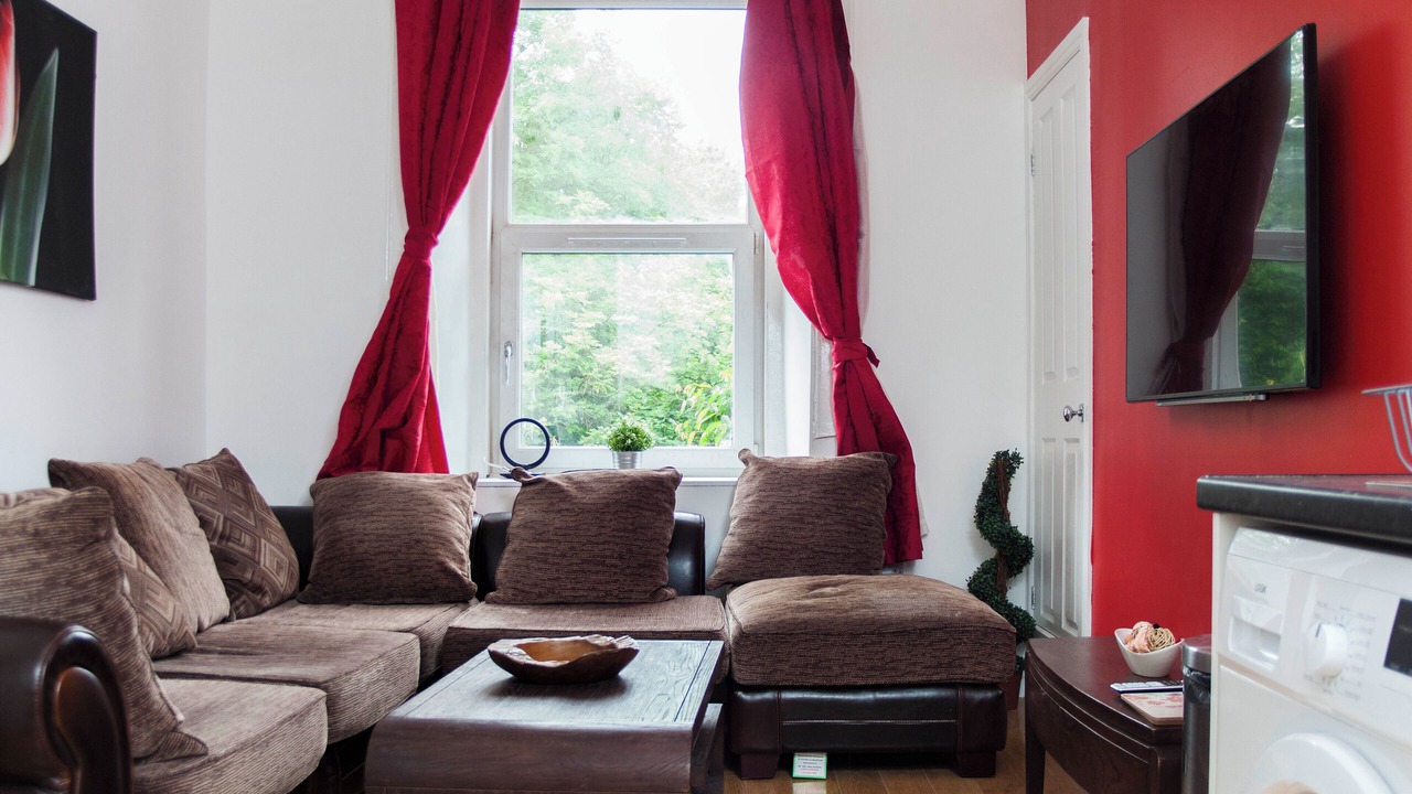 Photo of Livingroom in Newington