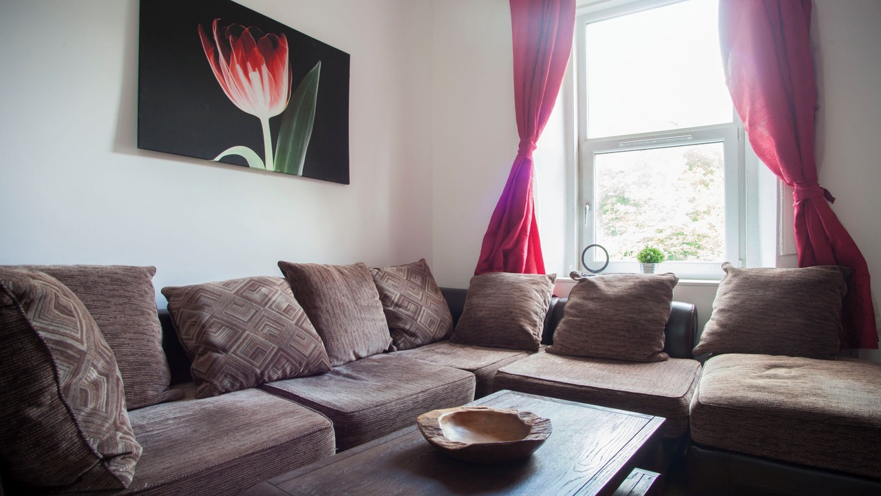 Photo of Livingroom in Newington