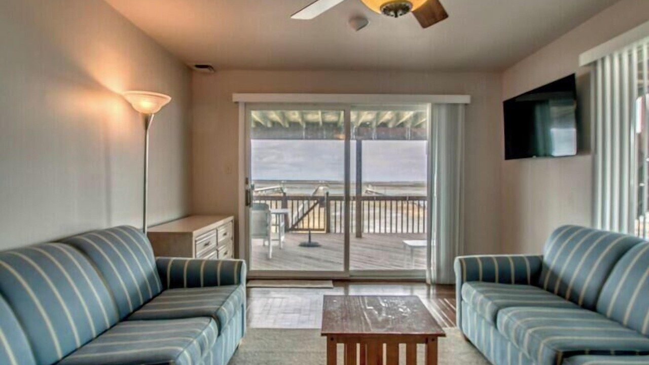 Photo of Livingroom in Cape May Court House