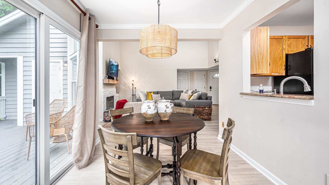Photo of Livingroom in Chapel Hill
