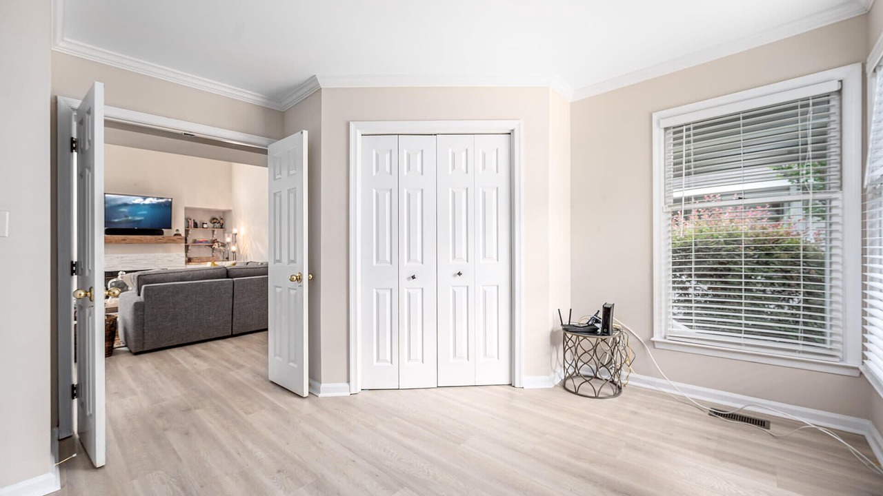 Photo of Livingroom in Chapel Hill