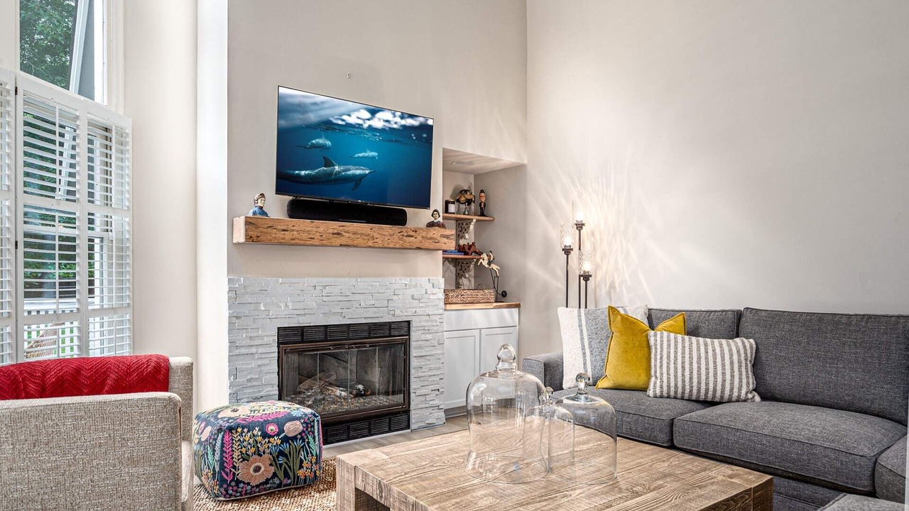 Photo of Livingroom in Chapel Hill