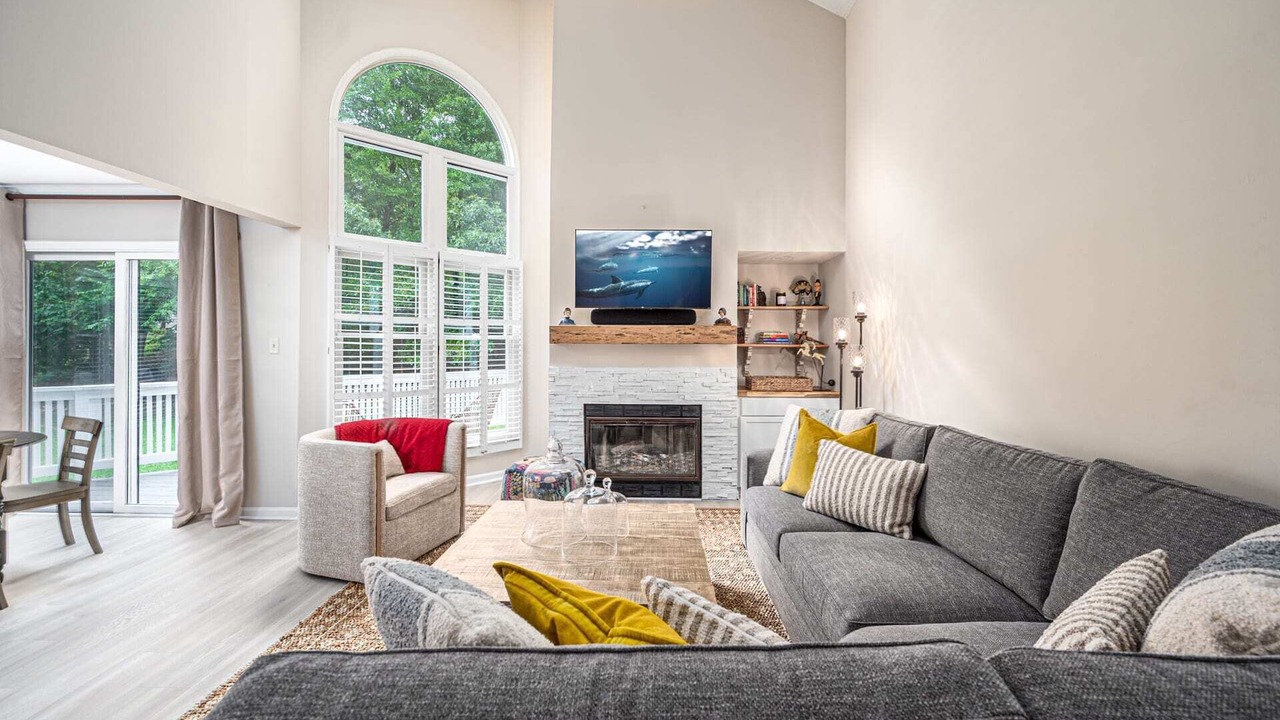 Photo of Livingroom in Chapel Hill