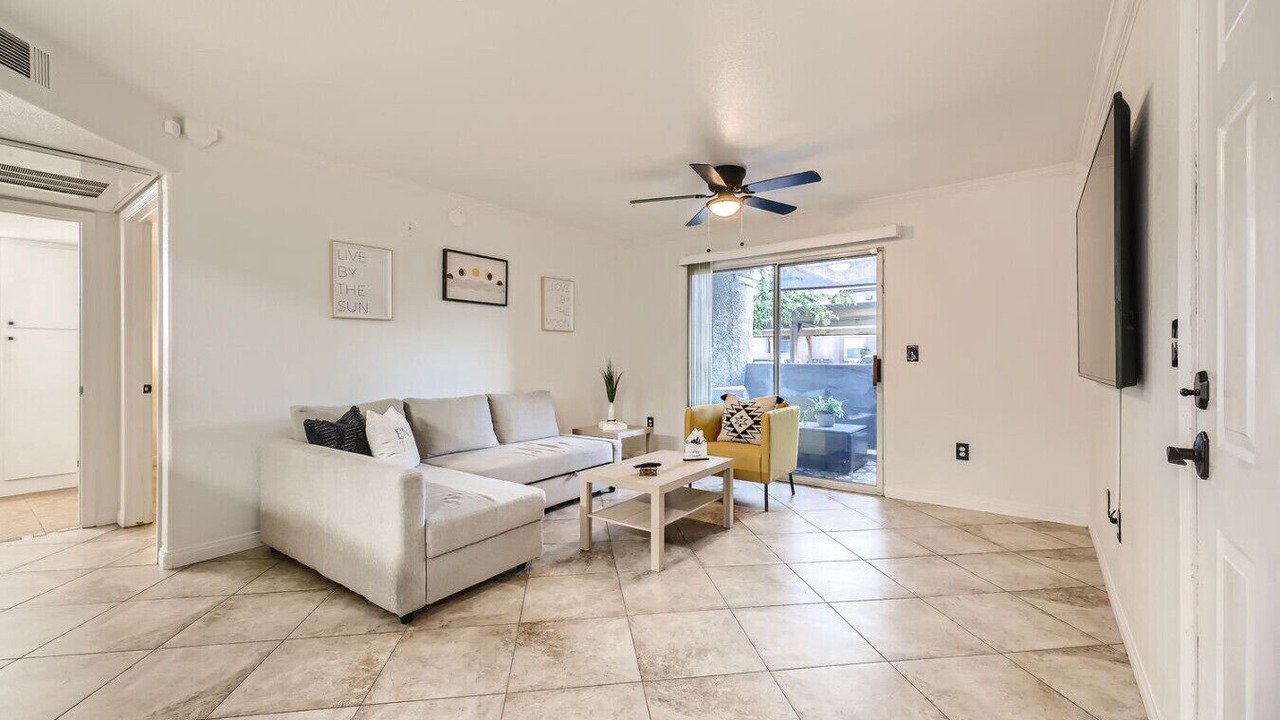Photo of Livingroom in Silverado Ranch