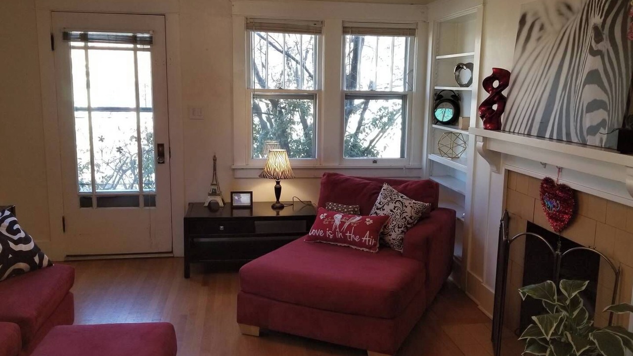 Photo of Livingroom in Downtown Klamath Falls