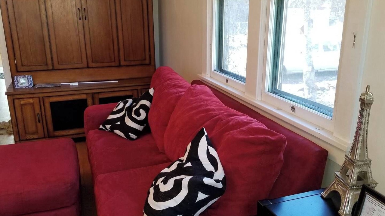 Photo of Livingroom in Downtown Klamath Falls