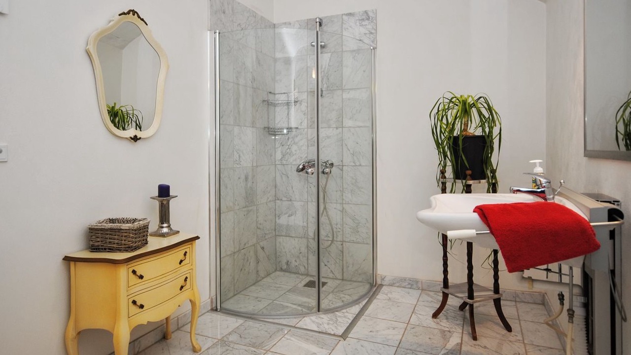 Photo of Bathroom in Logstor